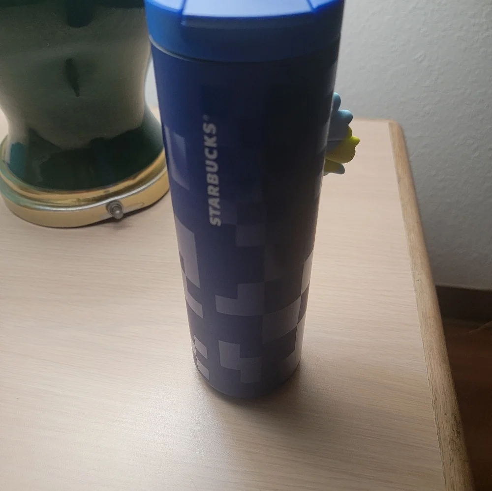 Starbucks 2024 Summer Blue Daisy Tumbler 16 fl‎ oz